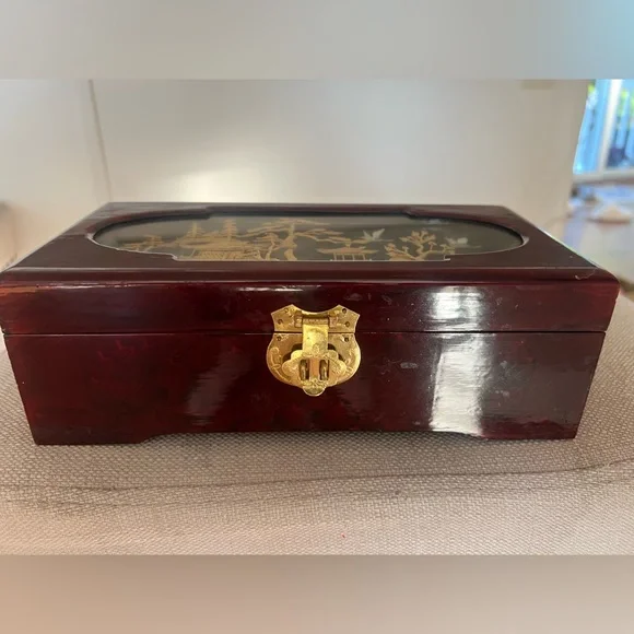 Wooden musical jewelry box - Picture 4 of 8